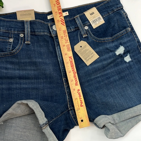 NWT Levi's Blue Jean Shorts with Rolled Cuffs and Distressed Details - Picture 4 of 8